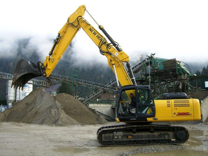 bagger-new-holland-385-06